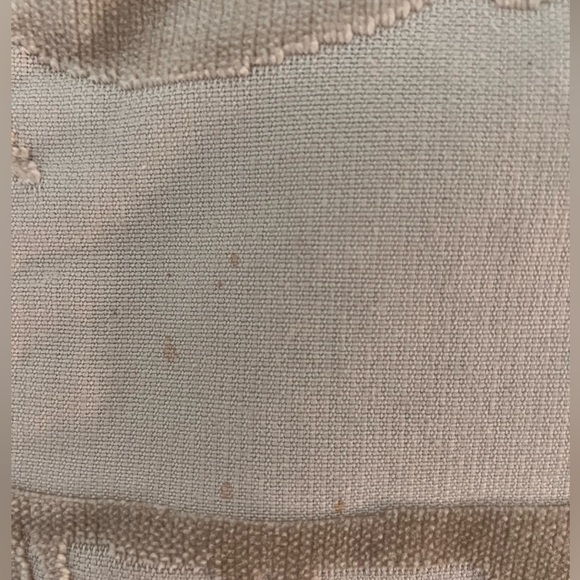 Luxury designer throw blanket approx 42” x 76” - Picture 5 of 5